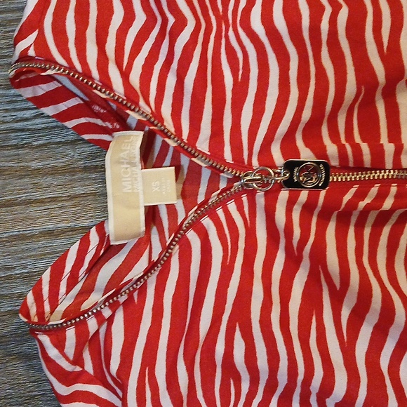 Michael Michael Kors Women's Red & White Zebra Print Sleeveless Blouse. - Picture 11 of 14